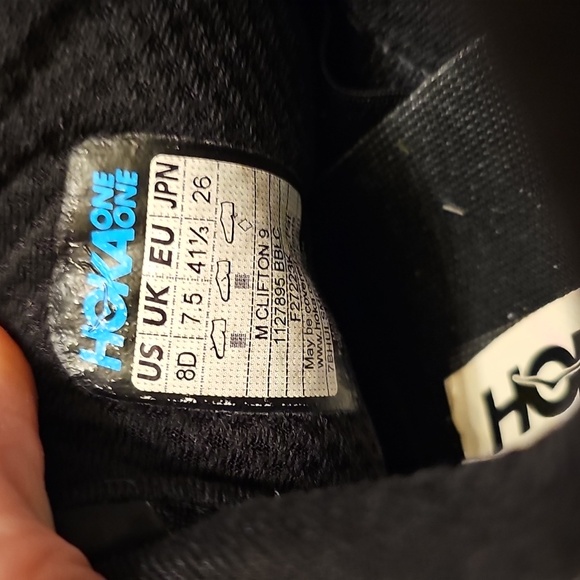 Hoka One One Clifton 9 Black and Gray Athletic Shoes 🖤🩶 - Picture 8 of 9